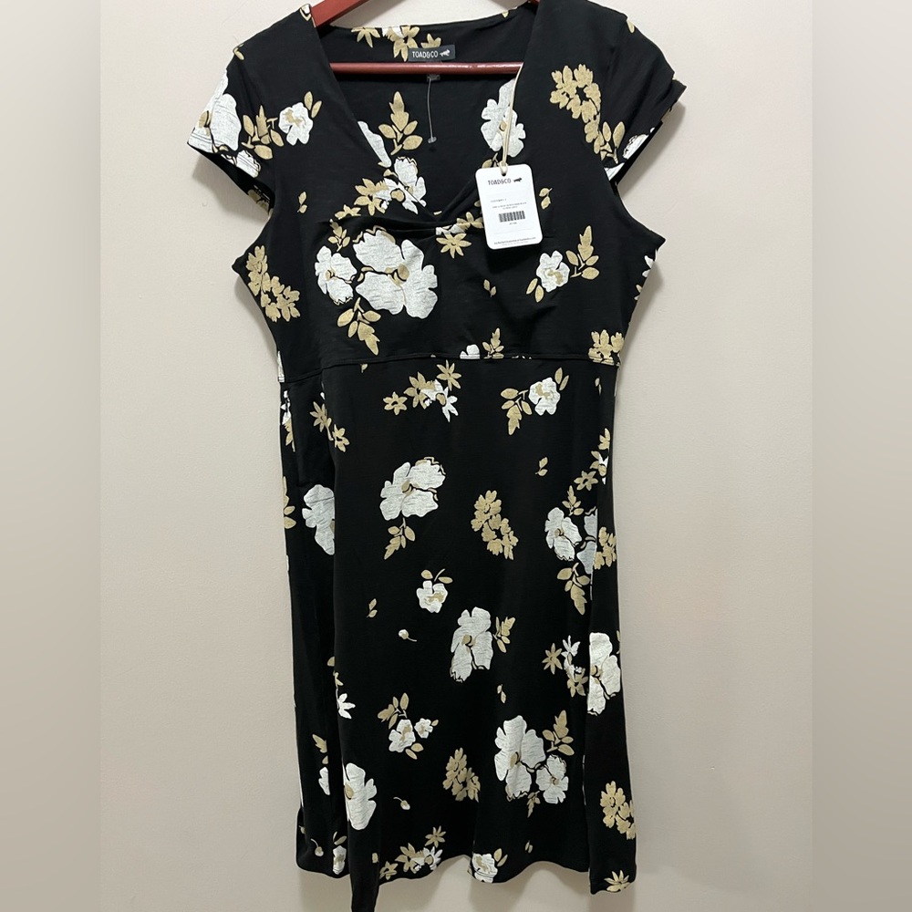 Toad&Co | AMELIA SHORT SLEEVE DRESS BLACK FLOWER PRINT  women’s L